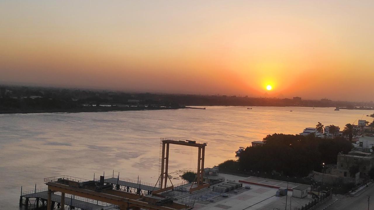 Nile Pyramidal View Apartment Cairo Exterior foto