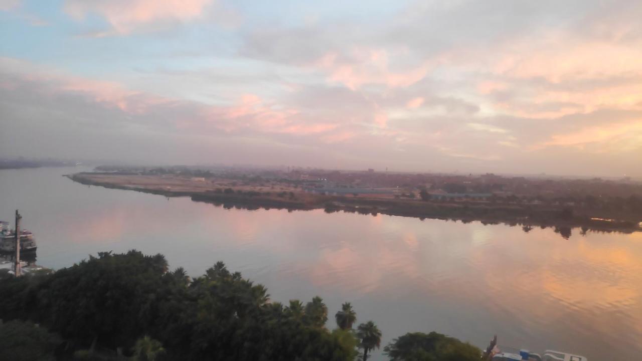 Nile Pyramidal View Apartment Cairo Exterior foto